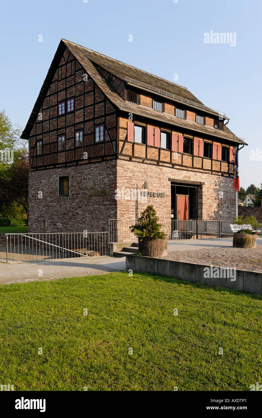 En Bodenwerder el Weser, cerca de Holzminden Baja Sajonia Alemania Museo Muenchhausen Foto de stock