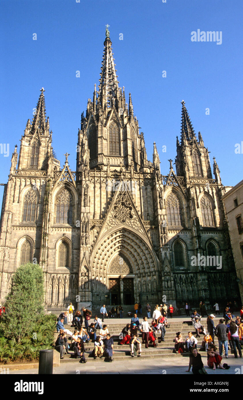 Barcelona, España - Catedral Gótica - Catedral de la Santa Creu i Santa  Eulàlia o La Seu en el Barri Gótico Fotografía de stock - Alamy