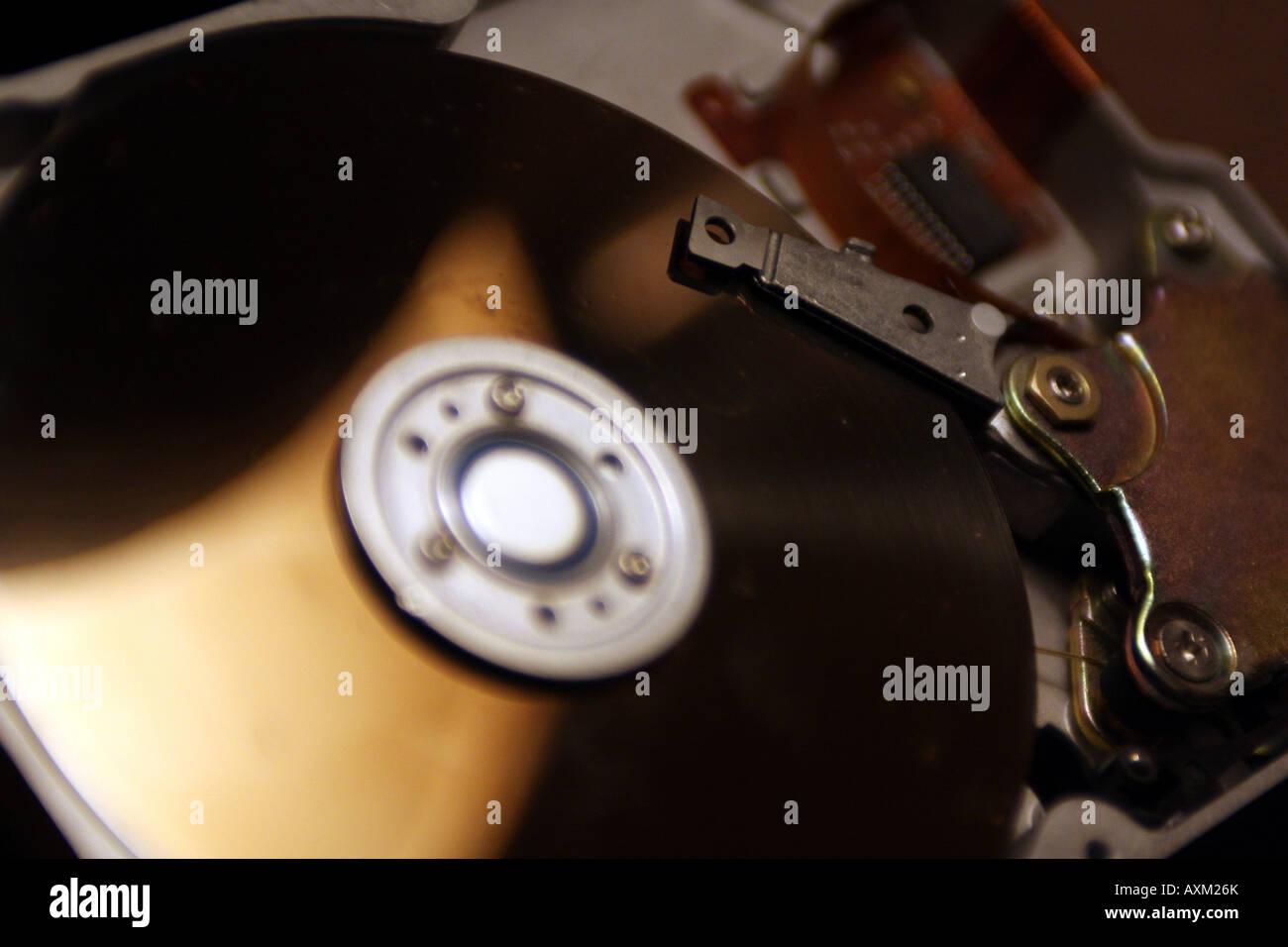 Unidad de disco duro interna charola cabeza motor magnético Fotografía de  stock - Alamy