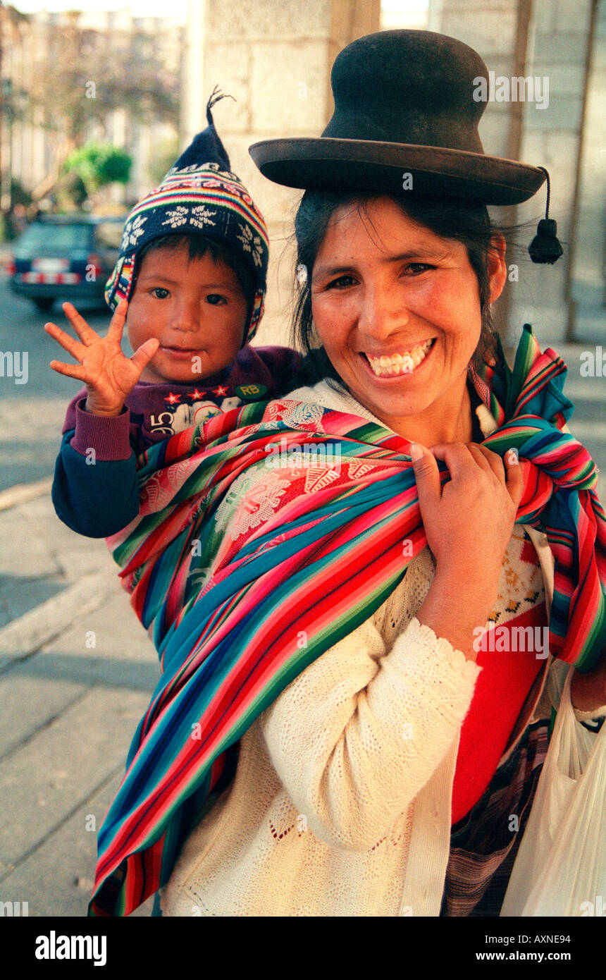 Indios Quechuas pueblan las tierras altas de la Sierra, en las montañas