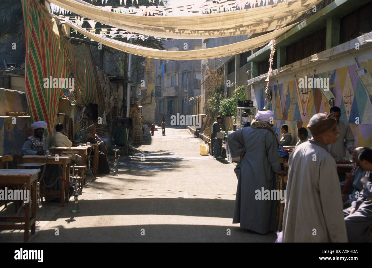 Ahwa un tradicional café del lado de la calle en Luxor, Egipto Foto de stock