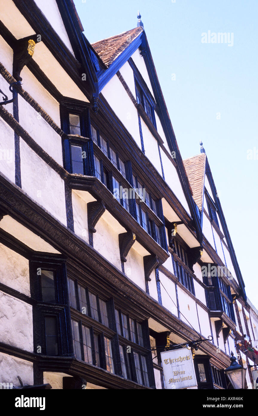 150 a 154, Rochester High Street, Dickens grandes expectativas, en blanco y negro de madera casa gables, arquitectura inglesa, Kent Foto de stock