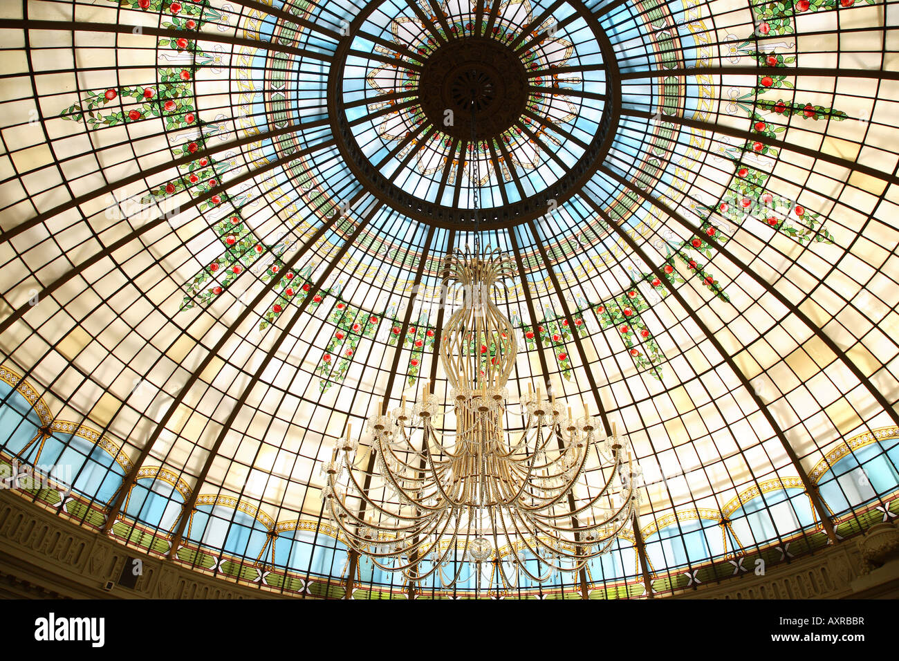 Cúpula de vidrieras, Palace Hotel, Madrid, España Foto de stock