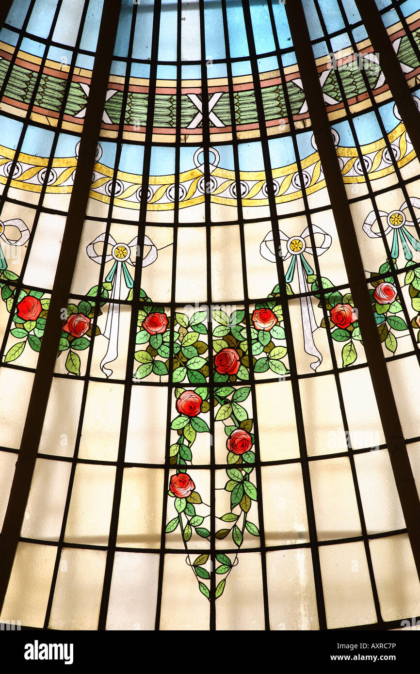 Cúpula de vidrieras, Palace Hotel, Madrid, España Foto de stock