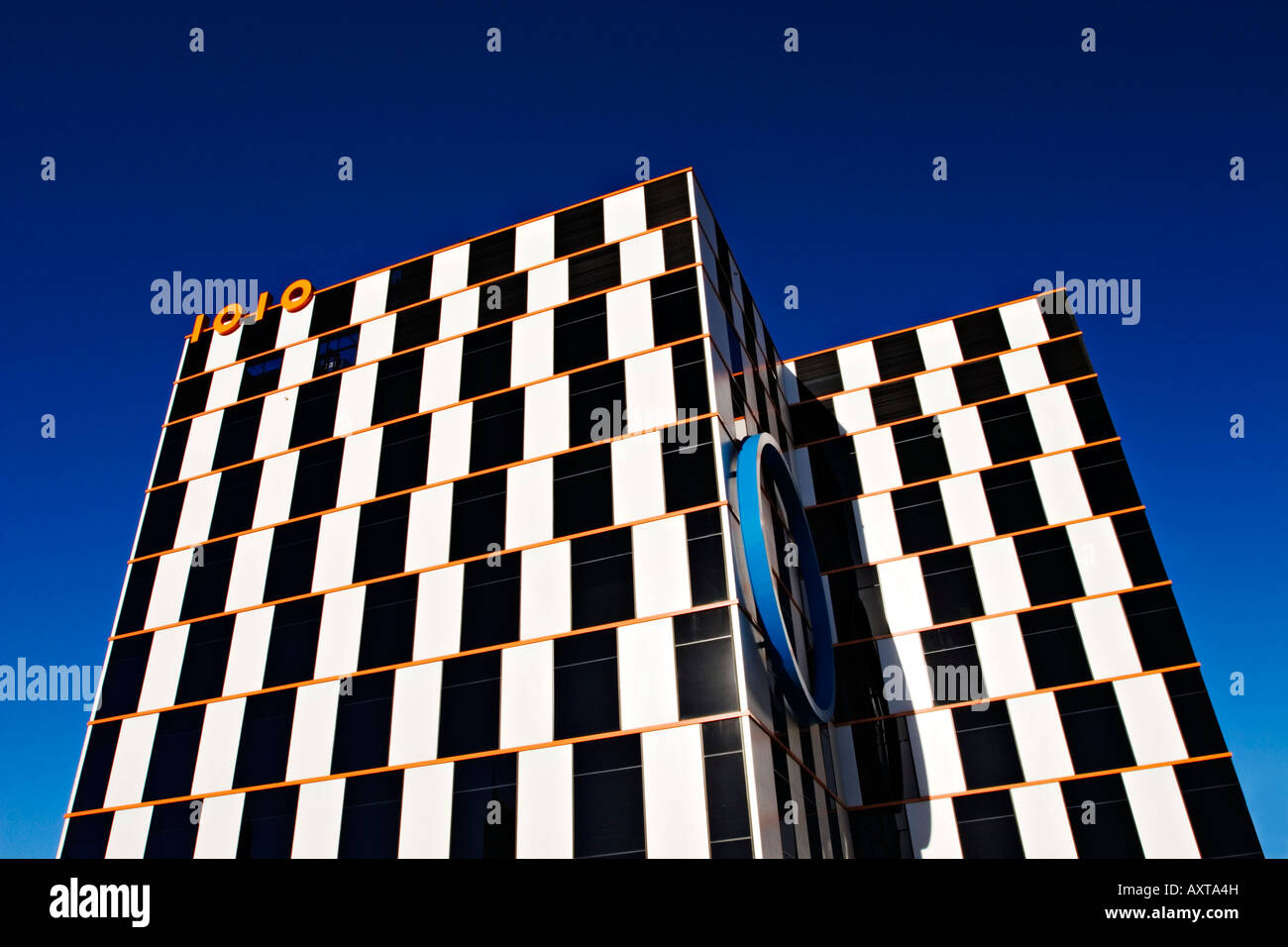 Arquitectura / detalle arquitectónico de un moderno edificio de oficinas en Melbourne, Victoria, Australia. Foto de stock