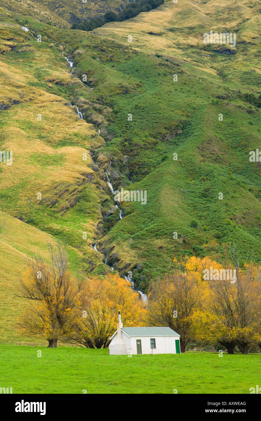 Cabaña, Matukituki Valley, Wanaka, Central Otago, Isla del Sur, Nueva Zelanda, el Pacífico Foto de stock