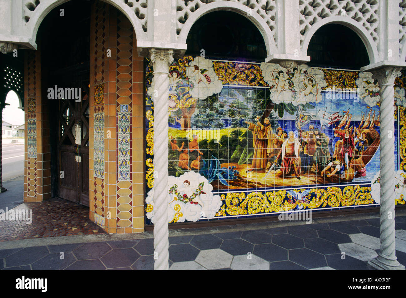 Famoso mosaico original mural mosaico imágenes adornan el restaurante Columbia en el distrito cubano de Ybor City, en Tampa, Florida, EE.UU. Foto de stock