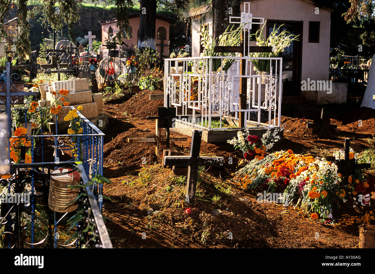 Tumbas decoradas para el Día de los Muertos Pátzcuaro el estado de