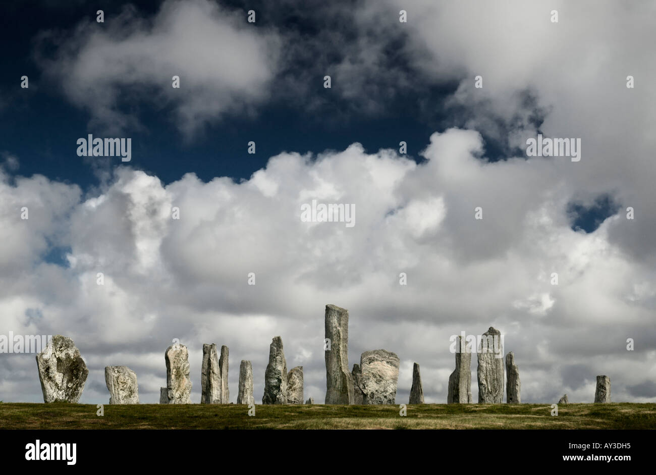 Callanish Standing Stones en la isla de Lewis que datan de entre 2900 a 2600 A.C. Hecha de Lewisian gneis, una de las rocas más antiguas de Gran Bretaña. Foto de stock