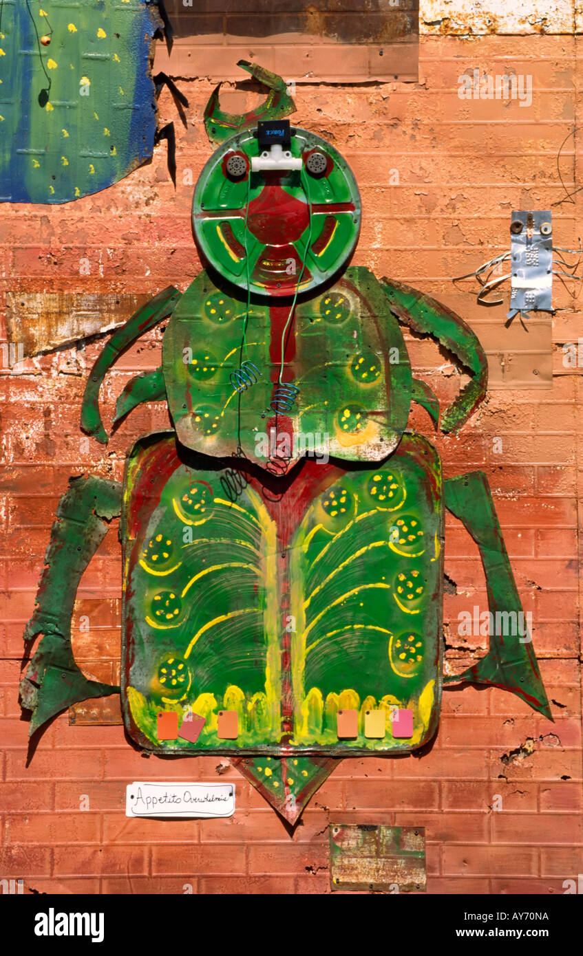 Arte Abstracto Dadaismo Critters Rastrear La Pared De Una Galeria