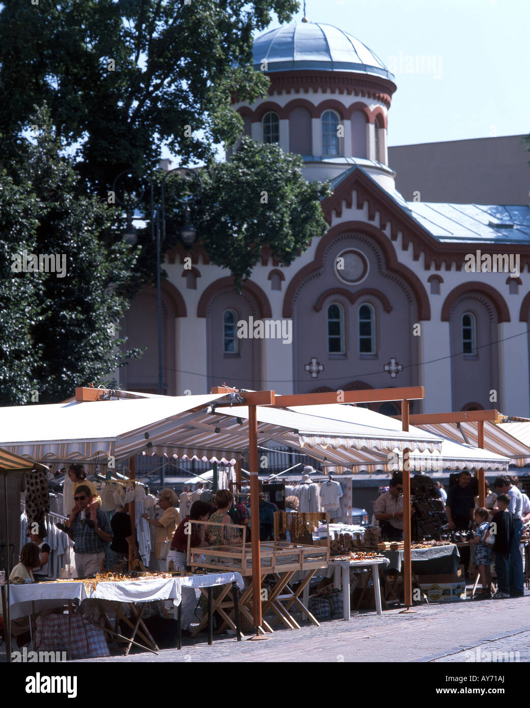 En el exterior, el mercado de la calle Pilies Gavtve, Vilnius, Vilna, República de Lituania Foto de stock