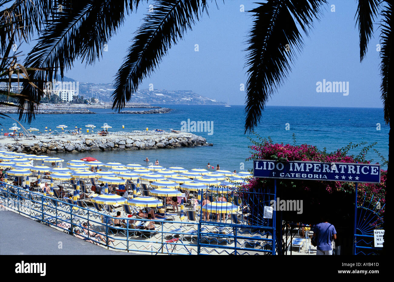 El Lido en San Remo, el moderno complejo de vacaciones en la Riviera Italiana. Foto de stock