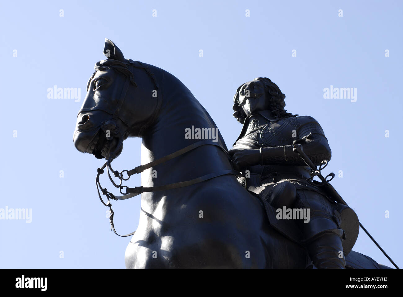 Estatua del rey Carlos I en Trafalgar Square en Londres Foto de stock
