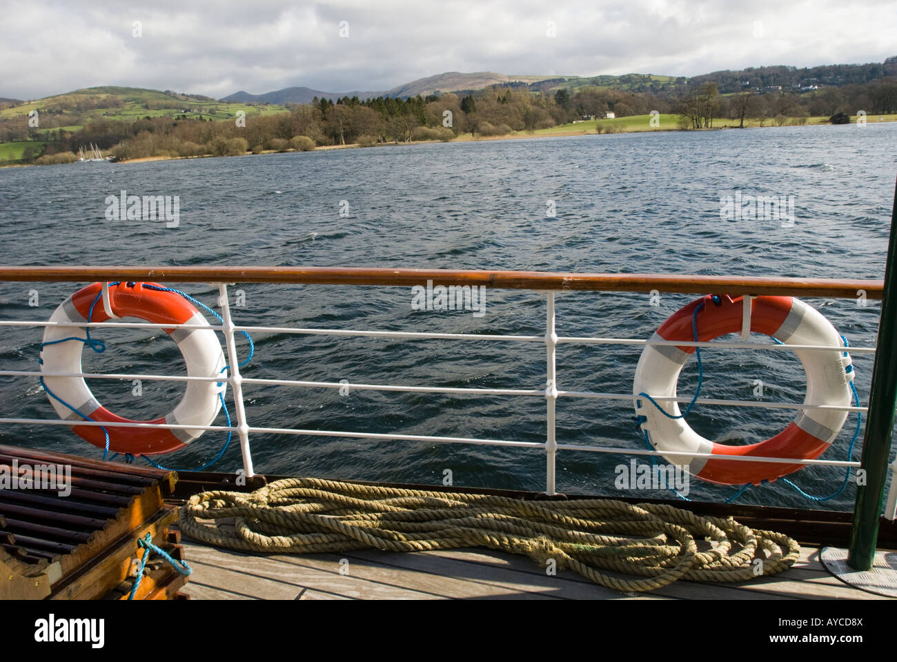 Aros salvavidas en el barco fotografías e imágenes de alta resolución -  Alamy