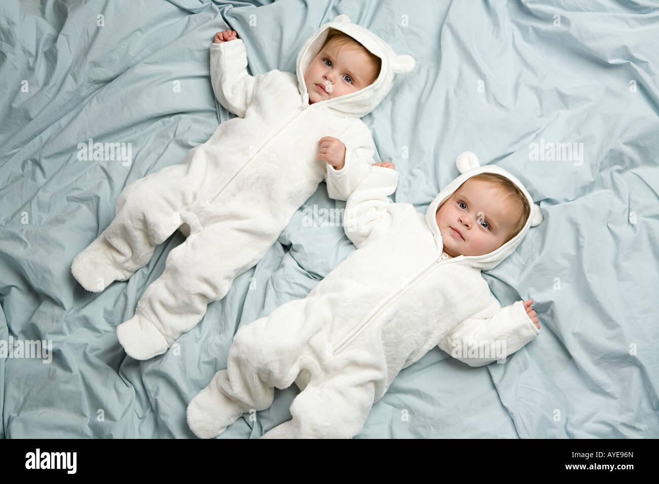 Bebés gemelos Foto de stock