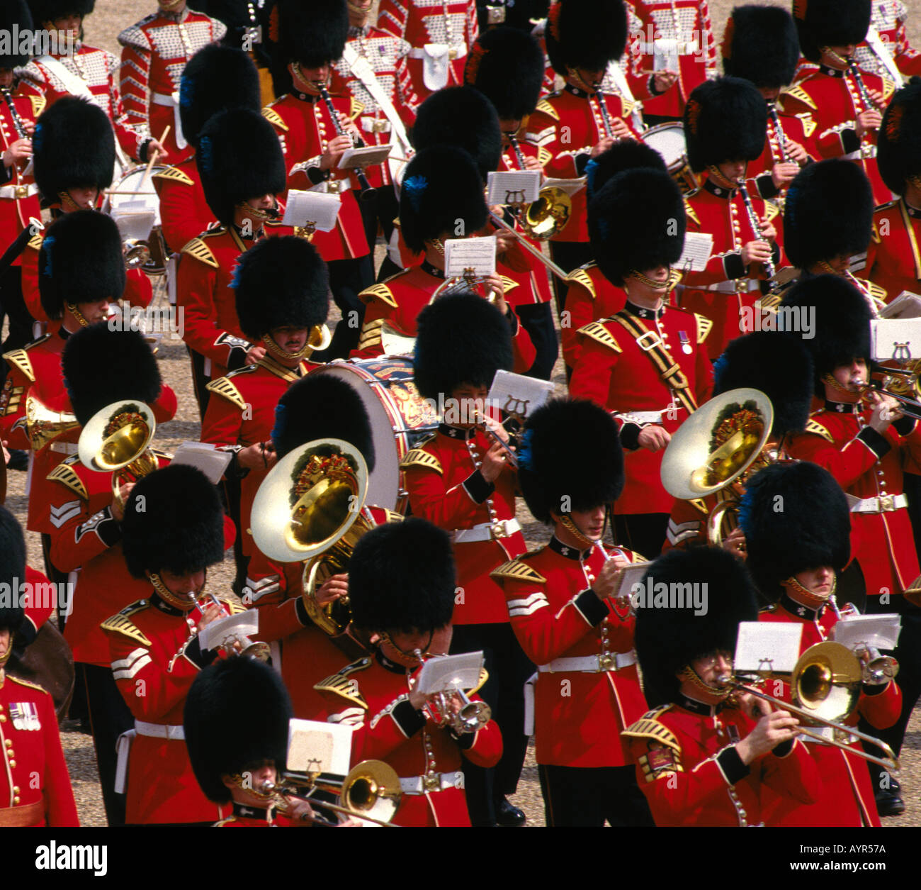 En la banda de granaderos de la guardia de las Reinas Trooping Colour en Horseguards Parade London Foto de stock