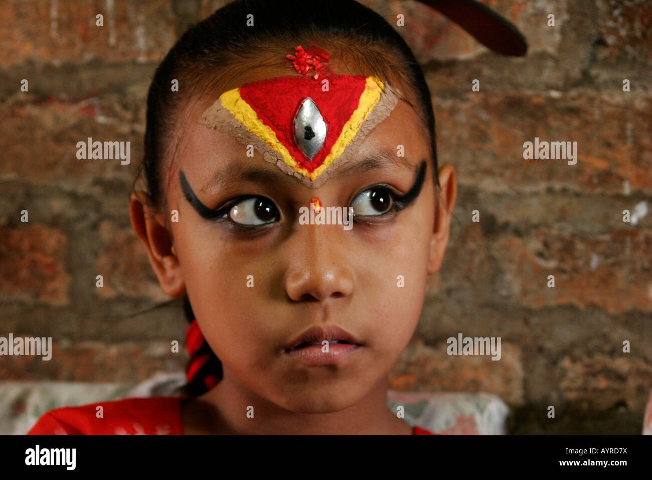 Kumari, niña adorada como la encarnación de la diosa hindú Durga, Bhaktapur, Nepal, Asia Foto de stock