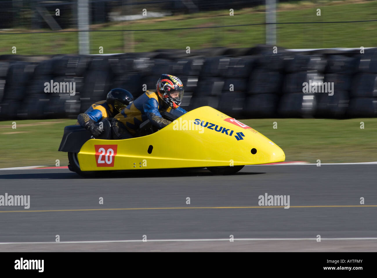 Suzuki motocicleta y Sidecar en Wirral 100 Motor Club Carrera en Oulton