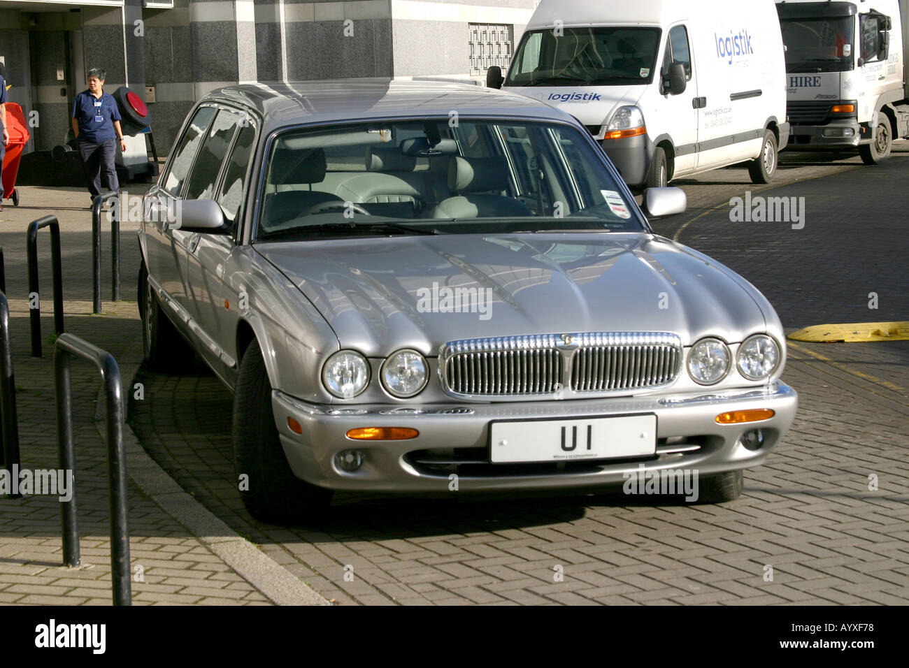 Jaguar plate fotografías e imágenes de alta resolución - Alamy