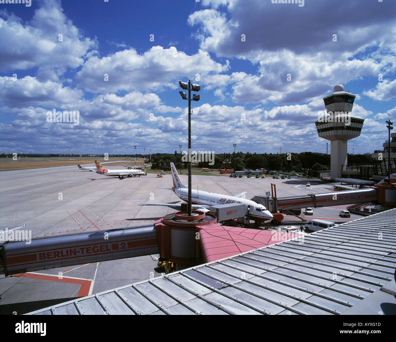 D-Berlín, Berlín-Tegel, el aeropuerto, aviones, torre, terminal Foto de stock