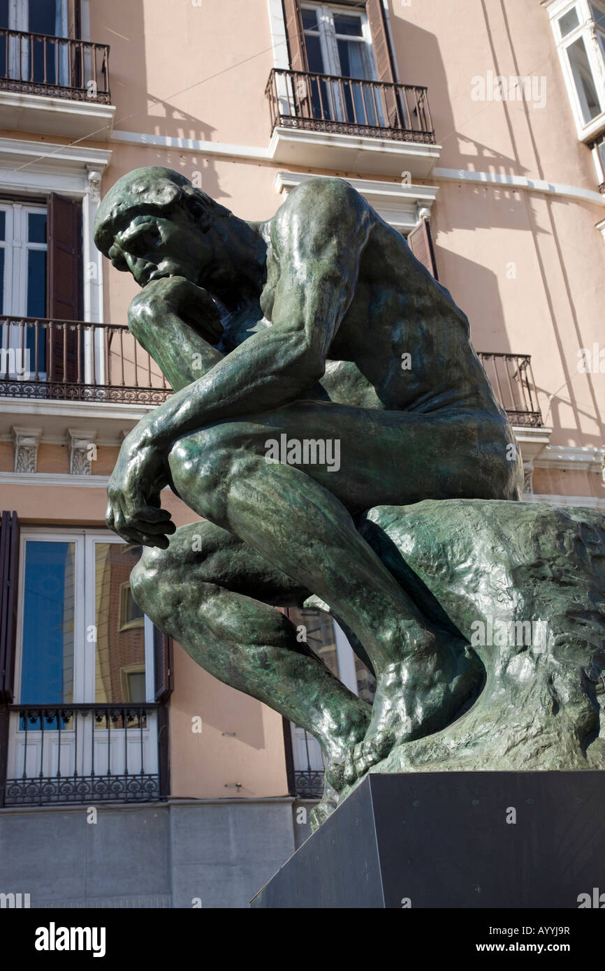 Rodan Escultura el pensador en exhibición al público en la Calle Marqués de  Larios Malaga Fotografía de stock - Alamy