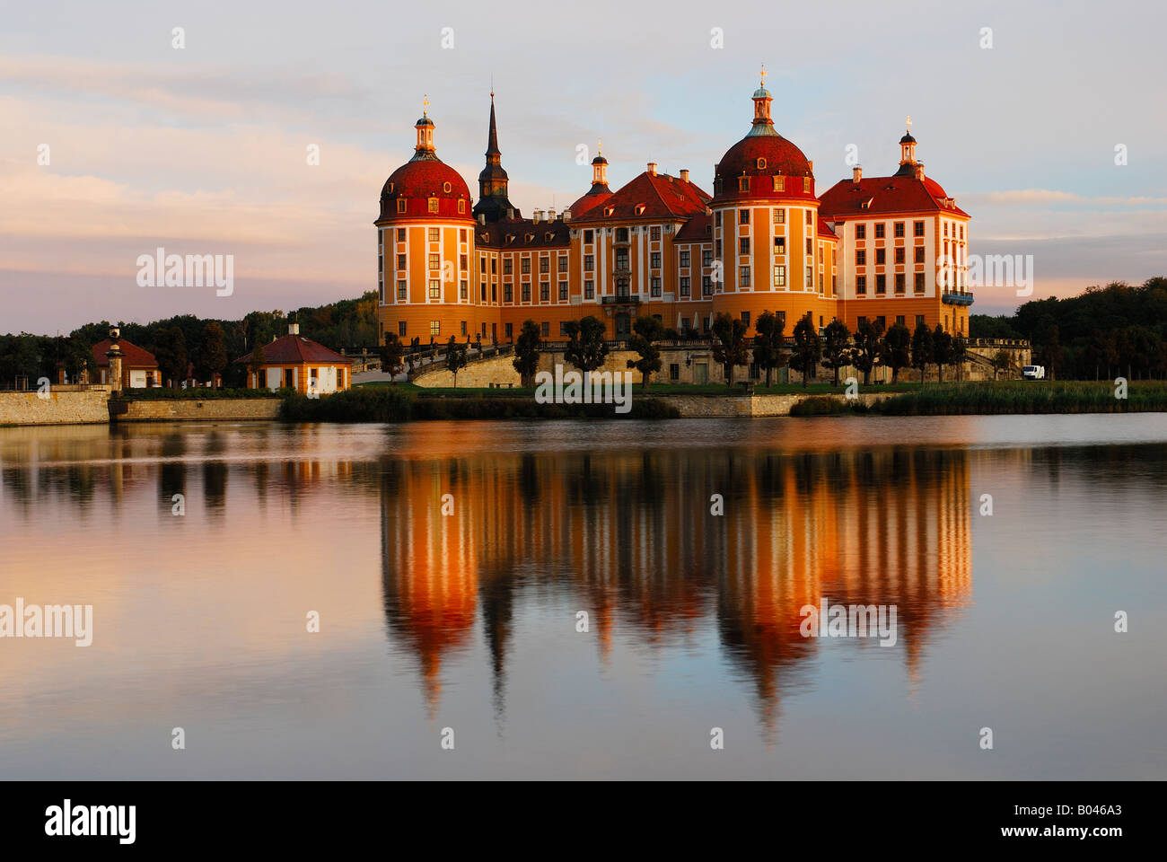 Schloss Moritzburg nahe Dresden Sachsen BRD Oktober 2006 Foto de stock