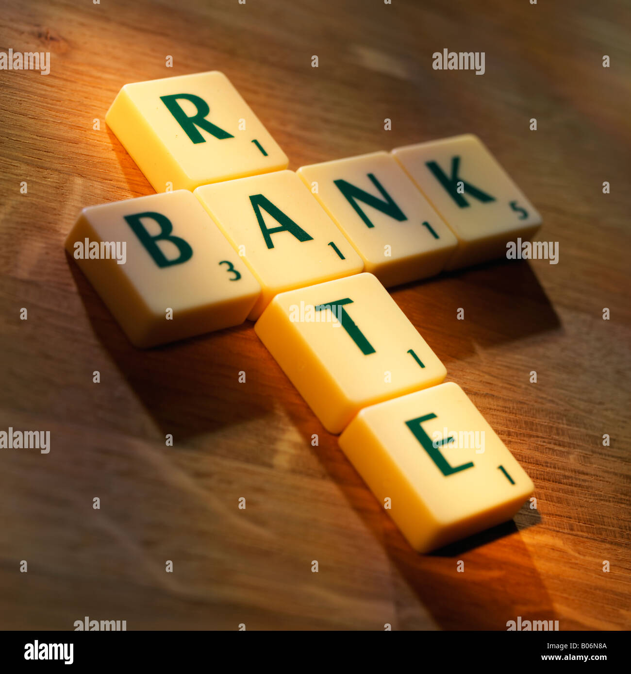 SCRABBLE LETRAS DE LAS PALABRAS BANK RATE Fotografía de stock Alamy