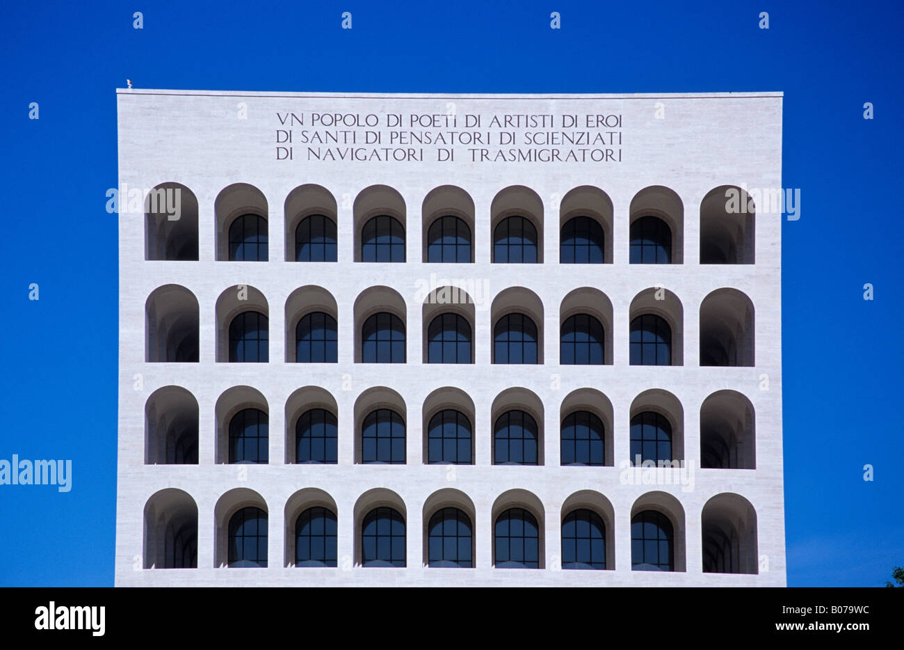 Palazzo della Civiltà del Lavoro, EUR, Roma, Italia Foto de stock