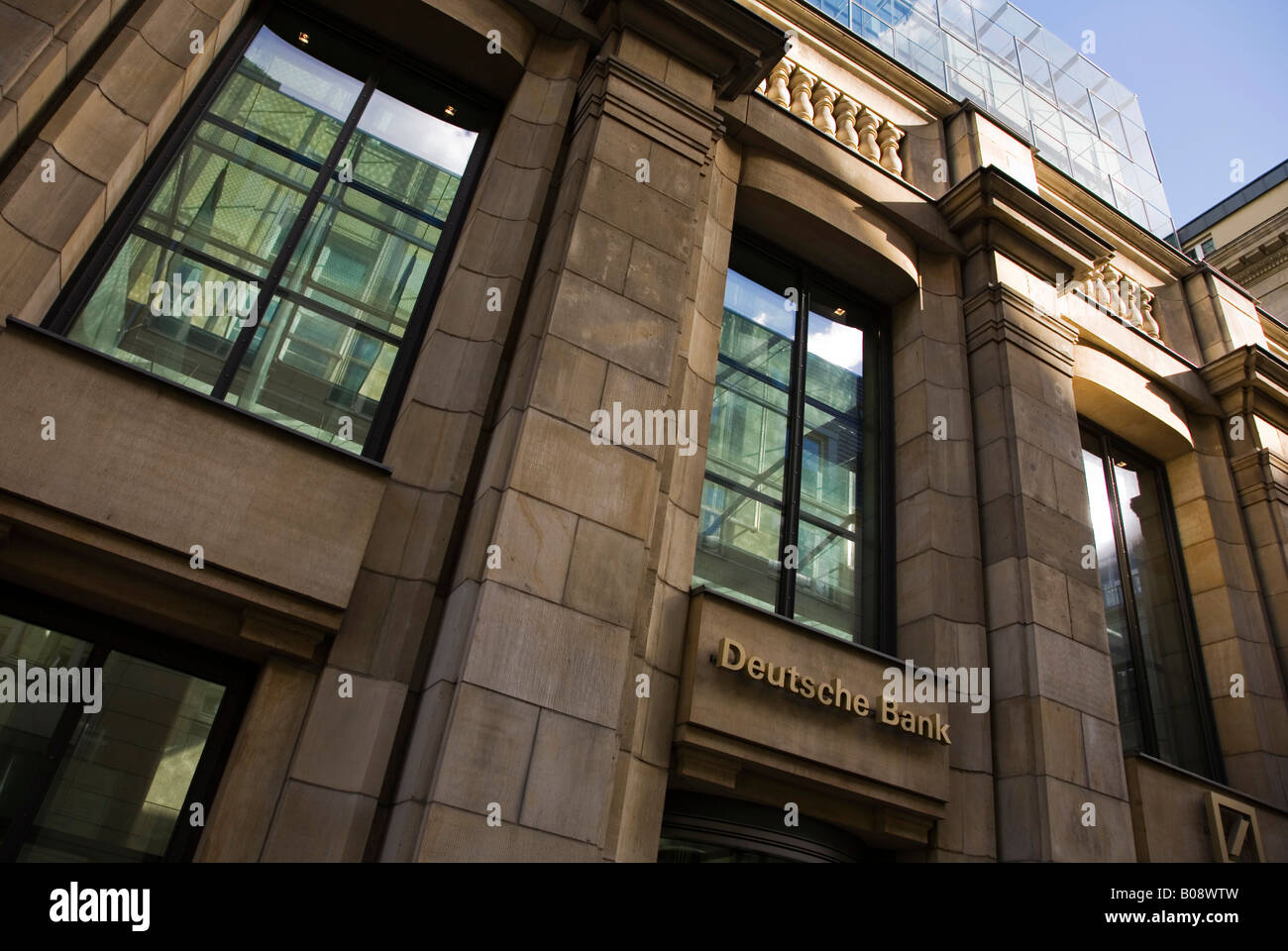 La fachada del edificio Deutsche Bank, Charlottenstrasse, Berlín, Alemania Foto de stock