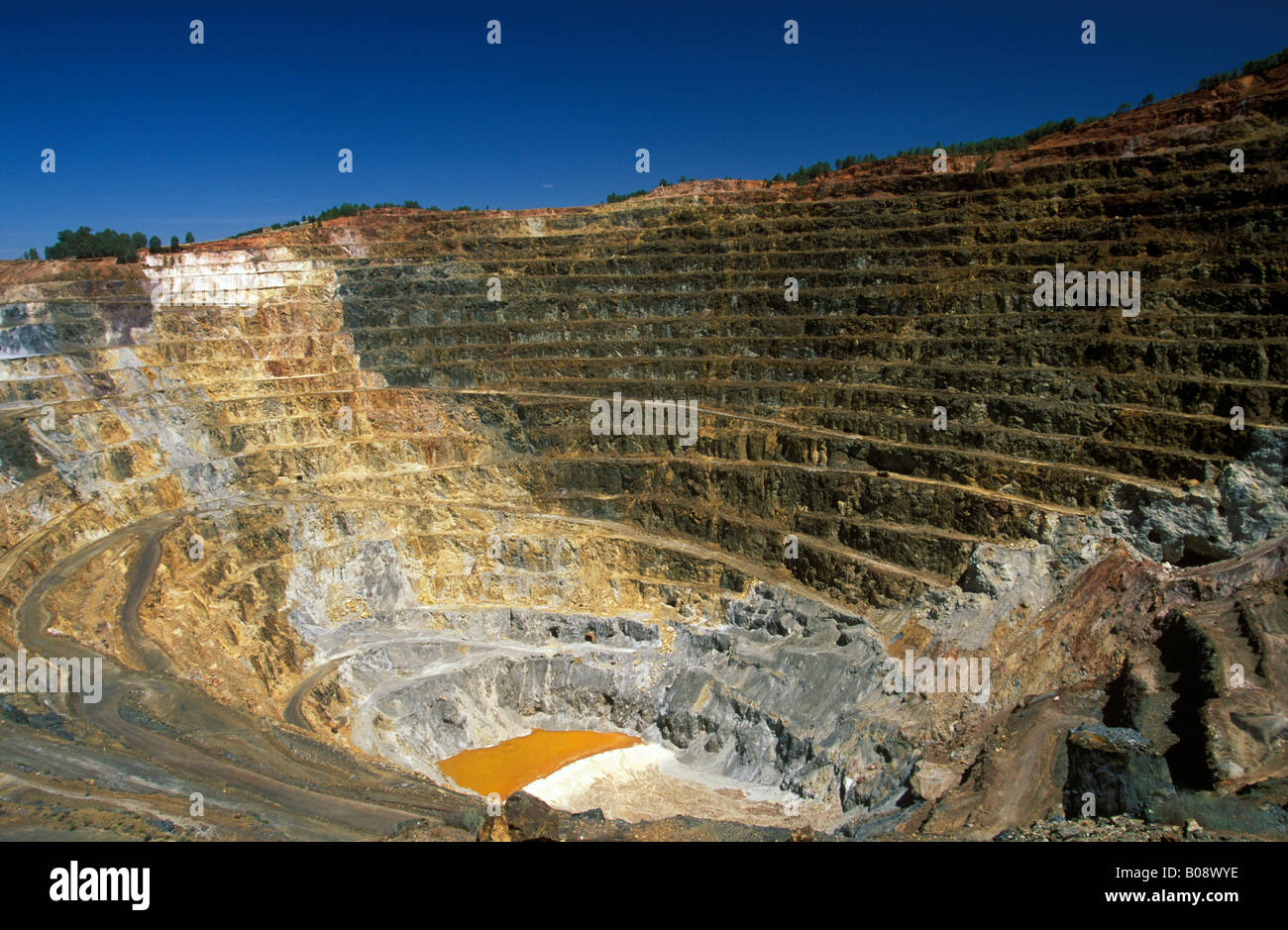 La banda de cobre mina, Minas de Riotinto, Corta Atalaya, Huelva, Andalucía, España Foto de stock