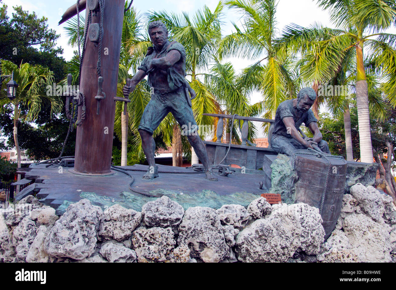 Un histórico monumento marinero en Mallory Square en Key West, Florida, EE.UU. Foto de stock