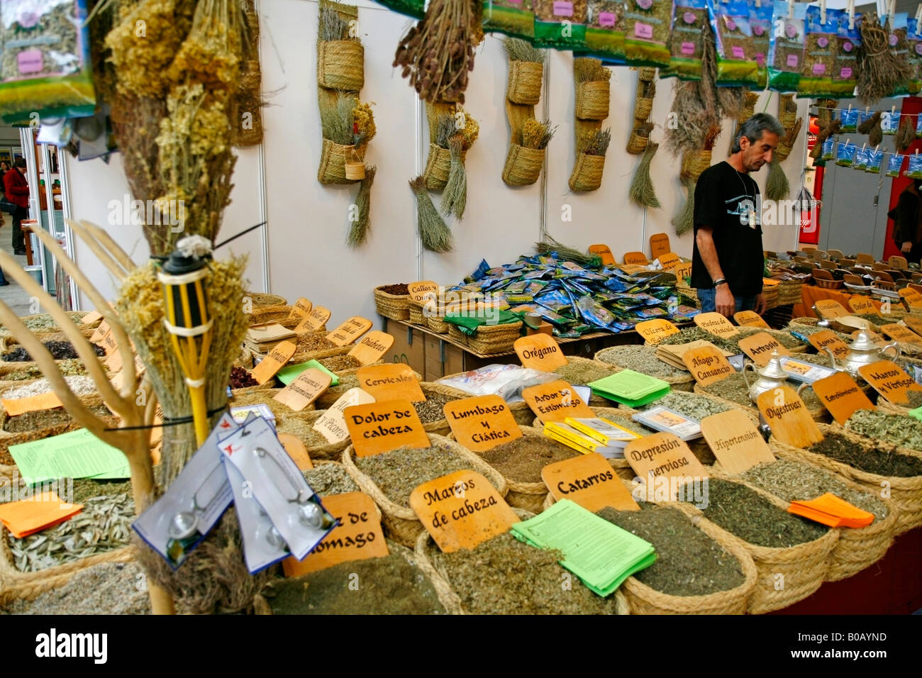 Plantas Medicinales para la venta en una feria Fotografía de stock Alamy