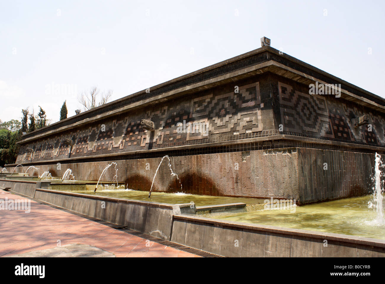 La fuente de Xochipilli fuente en la segunda sección del parque de  Chapultepec, Ciudad de México Fotografía de stock - Alamy