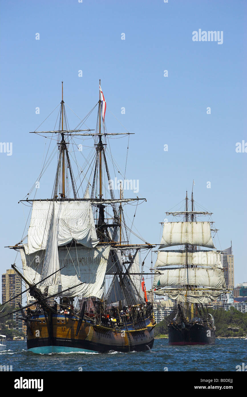 Dos Veleros Tall Ships en El Puerto de Sydney, Australia Foto de stock