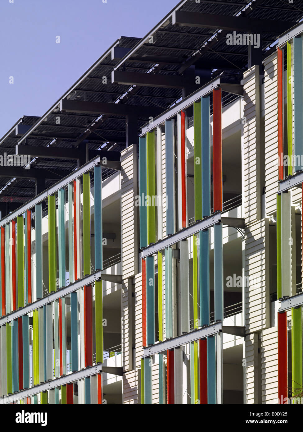 Estructura de estacionamiento Cívico de Santa Mónica, Santa Monica, California. Arquitecto Estructura de estacionamiento Cívico de Santa Mónica, Santa Monica, California. Arquitecto