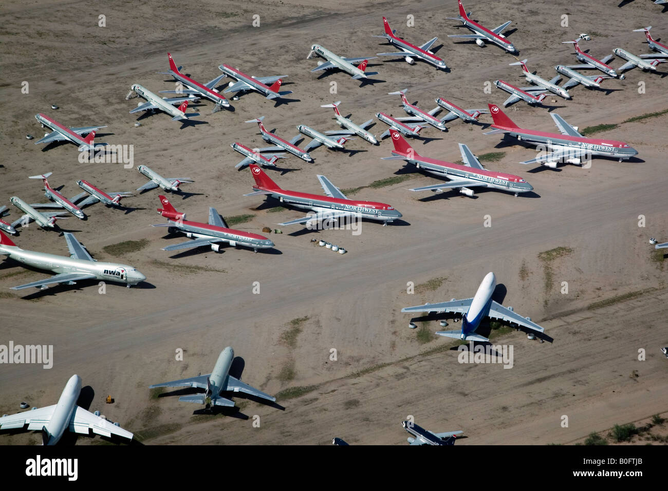 Northwest Airlines antena boneyard aviones fuera de servicio de almacenamiento sin usar Tucson Arizona Foto de stock
