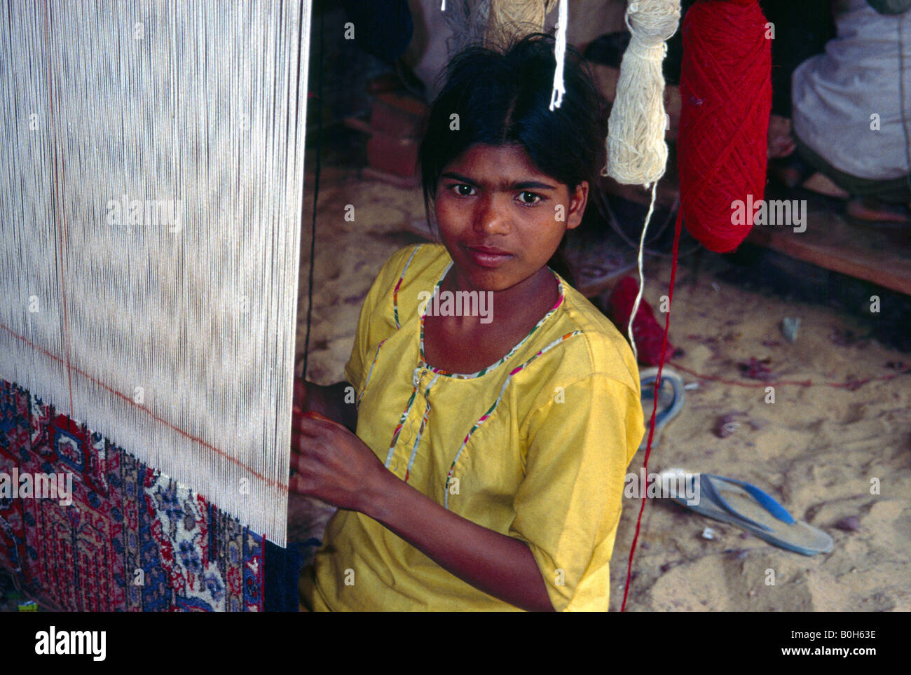 Child labour factory fotografías e imágenes de alta resolución - Alamy
