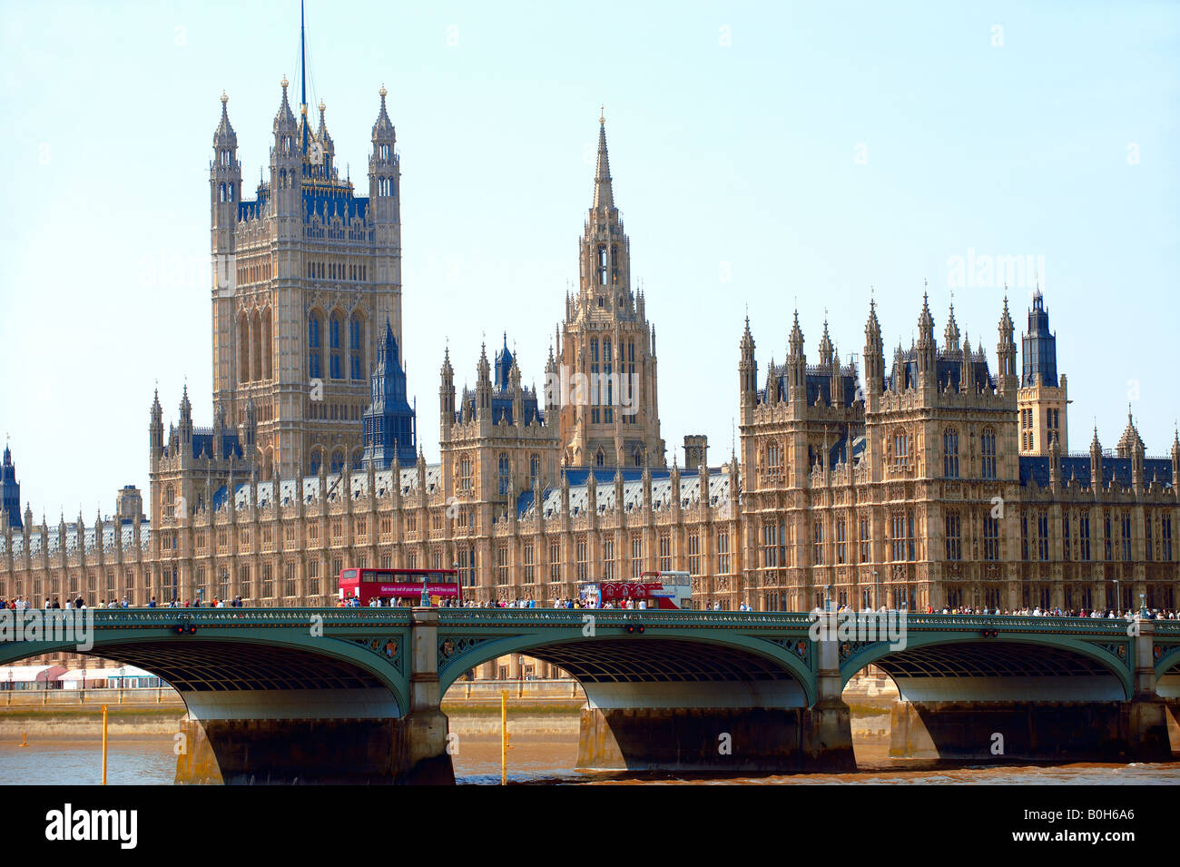 El Big Ben y las Casas del Parlamento - Londres Foto de stock