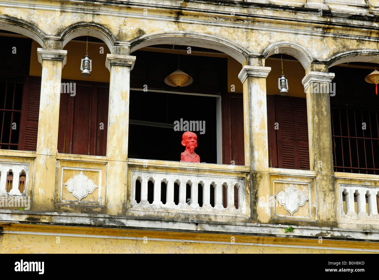 Busto de Ho Chi Minh, de fachada colonial, Hoi An, un sitio del Patrimonio  Mundial de la Unesco, Vietnam, Sudeste de Asia Fotografía de stock - Alamy
