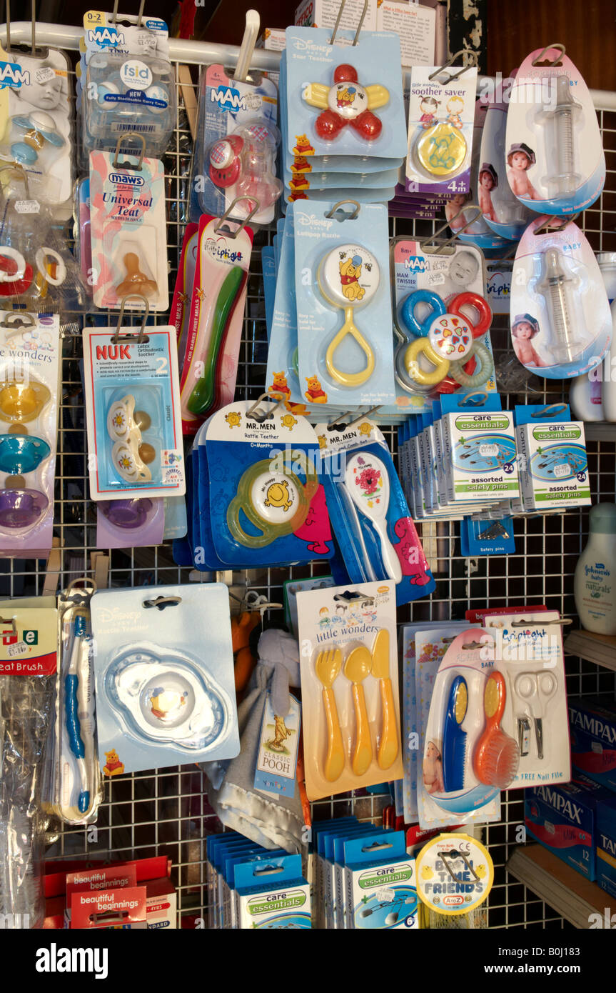 Productos para bebés muñecos dummy chupar tetinas chupetes Fotografía de  stock - Alamy