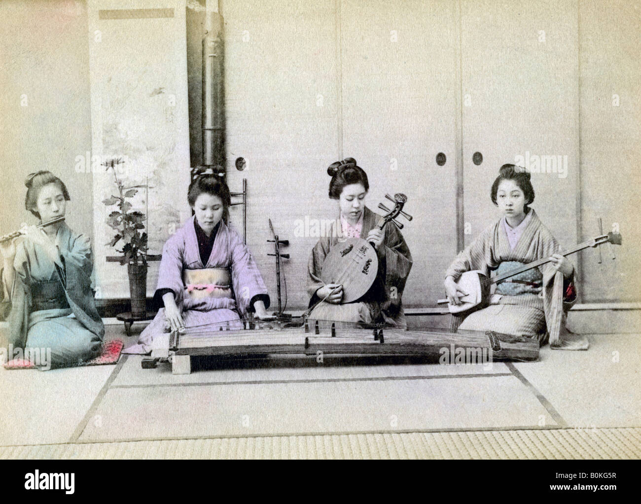Instrumentos musicales japoneses tradicionales fotografías e imágenes de  alta resolución - Alamy