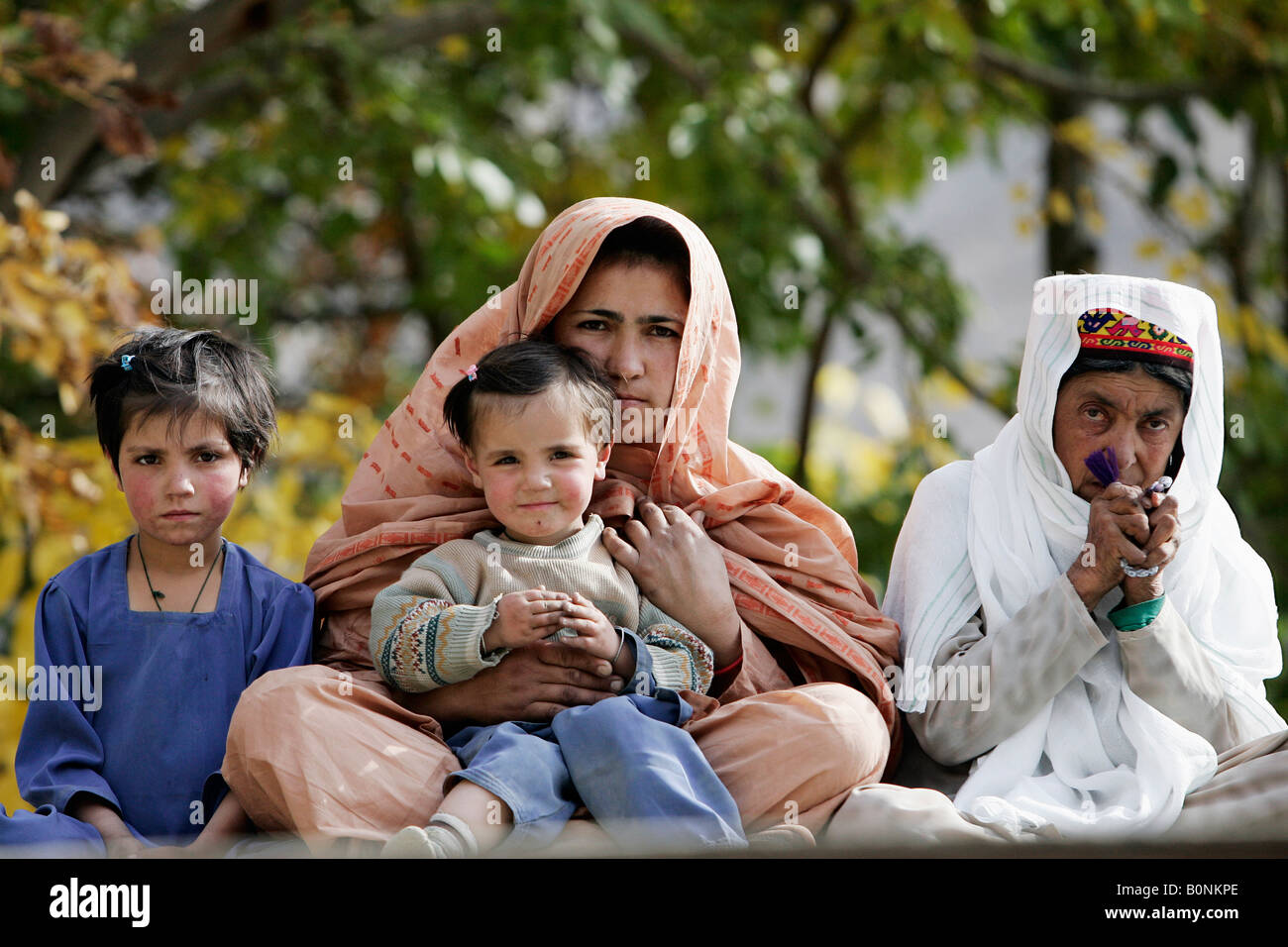 Pakistani girl village fotografías e imágenes de alta resolución Alamy