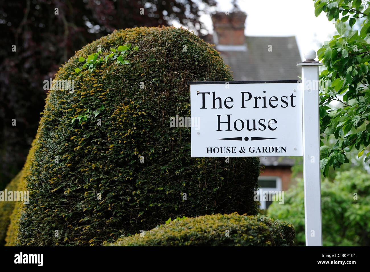 El Priest House en West Hoathly en el bosque de Ashdown, East Sussex. Fotografía por Jim Holden. Foto de stock