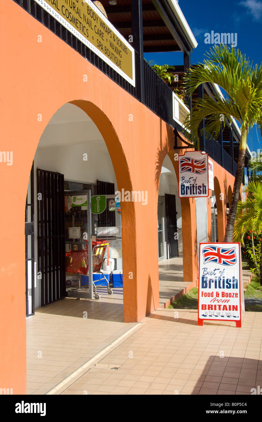 Un moderno shopping plaza en Road Town, Tortola Islas Vírgenes ...