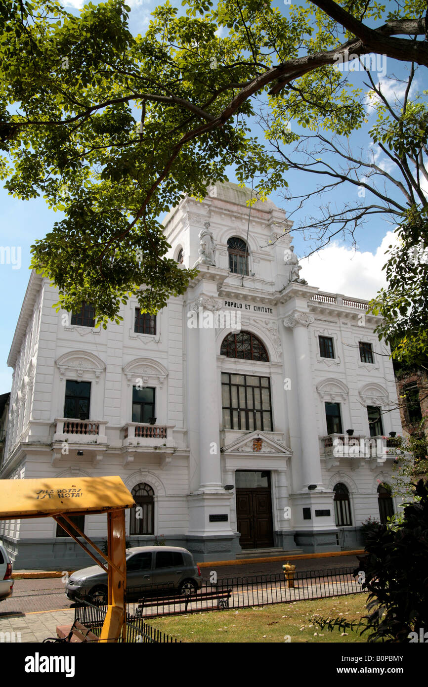 Museo de Historia de la Ciudad de Panamá en el Casco Viejo Plaza Catedral  Fotografía de stock - Alamy