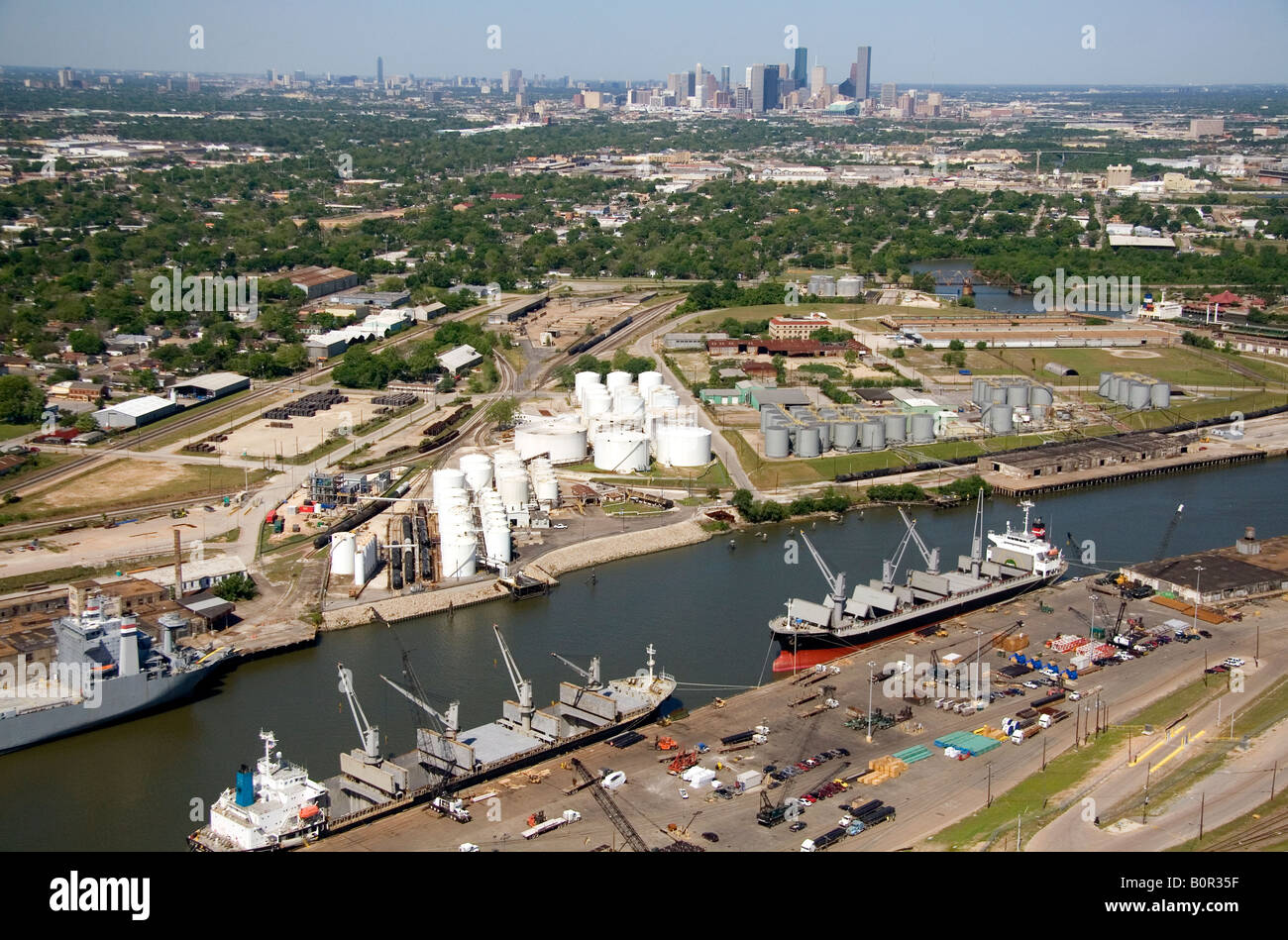 Vista aérea del puerto de Houston a lo largo del Houston Ship Channel en  Houston, Texas Fotografía de stock - Alamy
