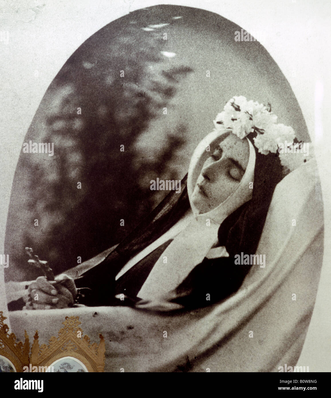 Foto de santa Bernardita de Lourdes en su lecho de muerte, en 1879, Saint Gildard Museo del Monasterio, Nevers, departamento de Nièvre, Francia, UE Foto de stock
