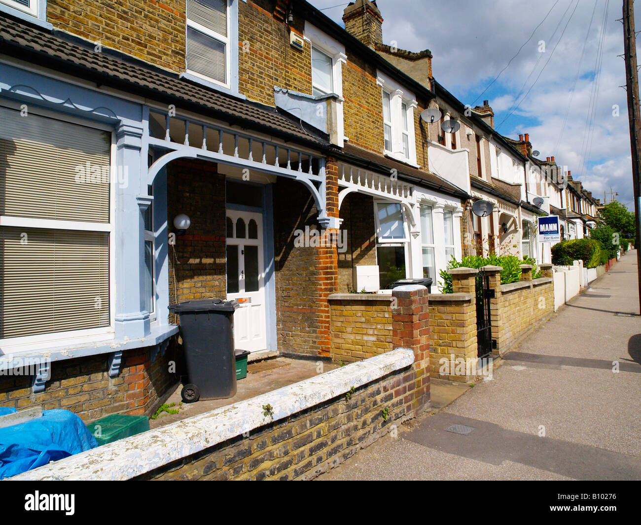 Una hilera de casas adosadas en Lewisham London SE4 Foto de stock