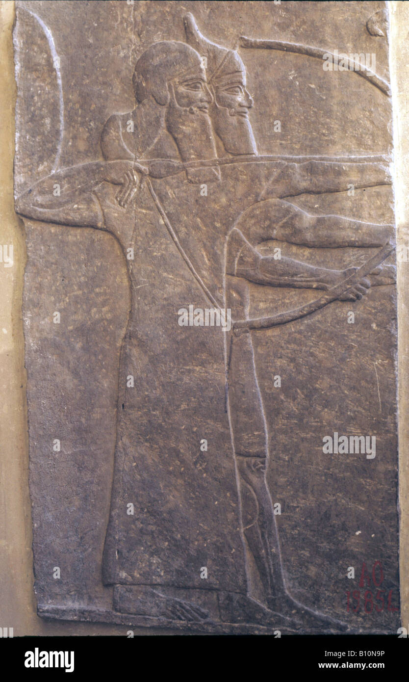 Los arqueros del Rey Tiglat Pileser III, rey de Asiria. 740 BC. Nimrud Foto de stock