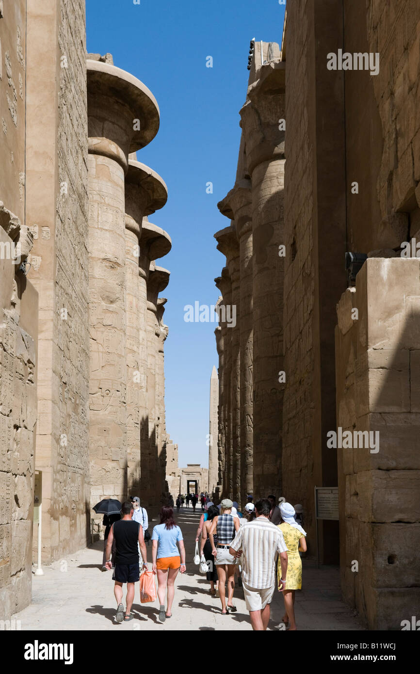 Gran sala hipóstila salen, Recinto de Amón, el templo de Karnak, Luxor, Valle del Nilo, Egipto Foto de stock